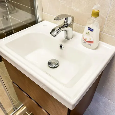 In 817 Golem (Tirana)